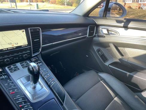 Used 2014 Porsche Panamera 4S image 31