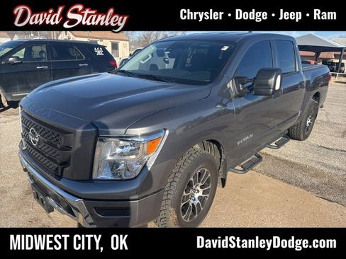 Used 2023 Nissan Titan SV w/ SV Convenience Package image 1