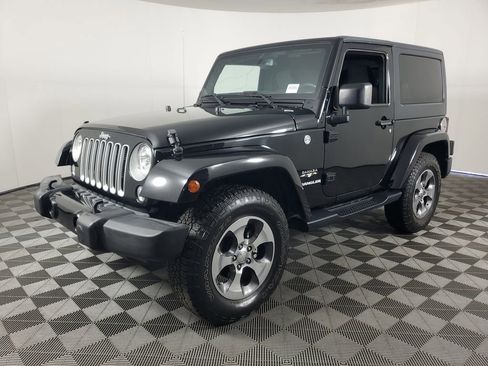 Used 2017 Jeep Wrangler Sahara w/ Connectivity Group image 8