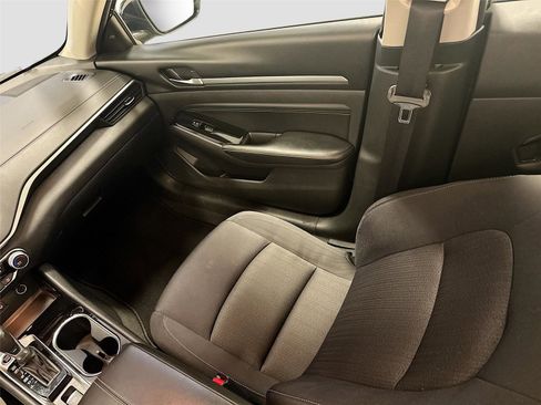 Used 2022 Nissan Altima 2.5 SV w/ SV Premium Package image 23