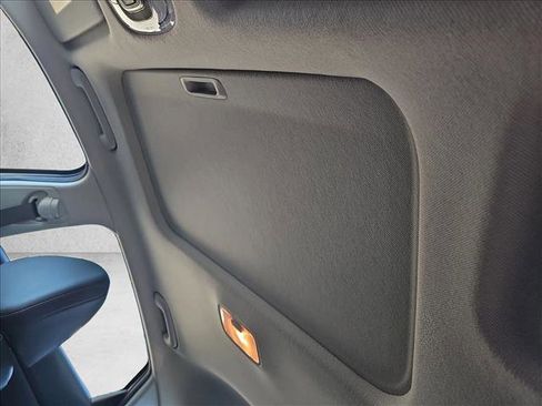 Used 2025 Hyundai Elantra Limited image 15