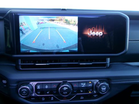 New 2025 Jeep Wrangler Unlimited Sahara image 17