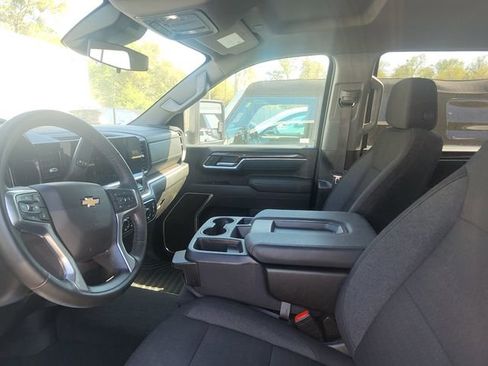 Used 2025 Chevrolet Silverado 2500 LT w/ Convenience Package image 14