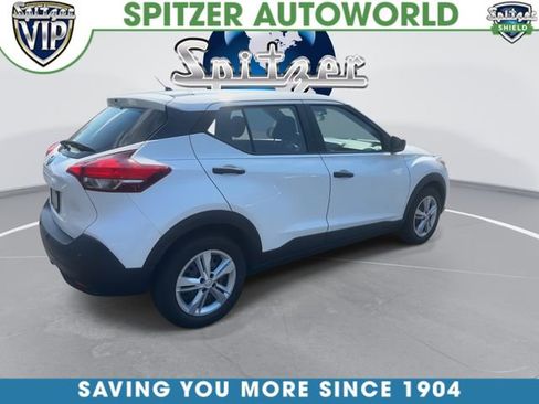 Used 2020 Nissan Kicks S image 9