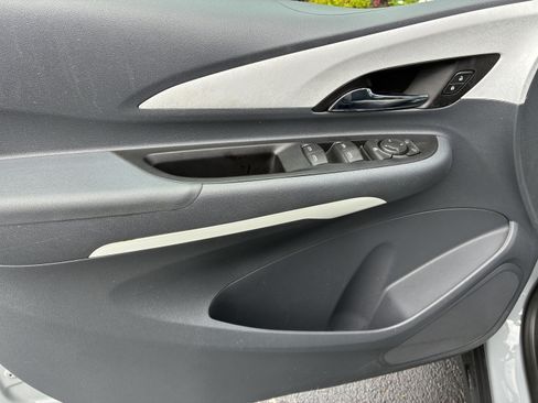 Used 2020 Chevrolet Bolt LT FWD image 22