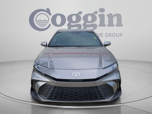 Certified 2025 Toyota Camry SE FWD image 5