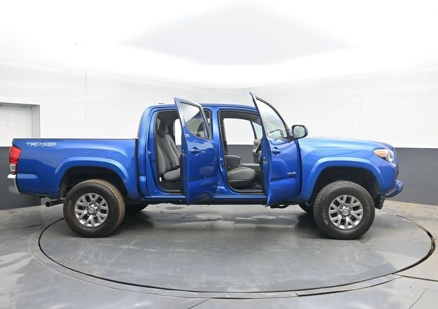 Used 2017 Toyota Tacoma SR5 w/ Tow Package AWD/4WD image 48