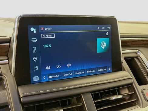 Used 2023 Chevrolet Suburban Premier image 21