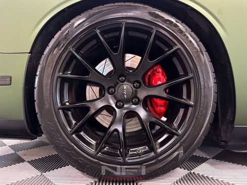 Used 2009 Dodge Challenger SRT8 w/ SRT Option Group II RWD image 12