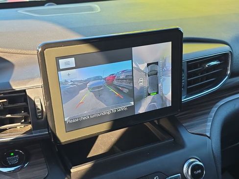 Used 2020 Ford Explorer Limited image 22