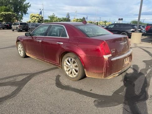 Used 2019 Chrysler 300 Limited AWD/4WD image 8