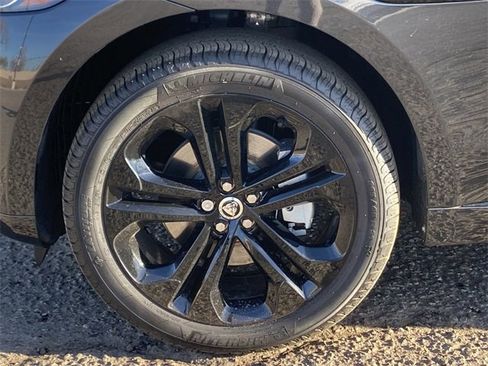 New 2025 Jaguar F-PACE R-Dynamic S image 21