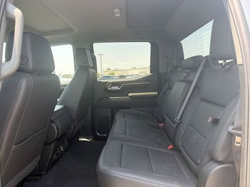 Used 2025 GMC Sierra 1500 SLT AWD/4WD image 12