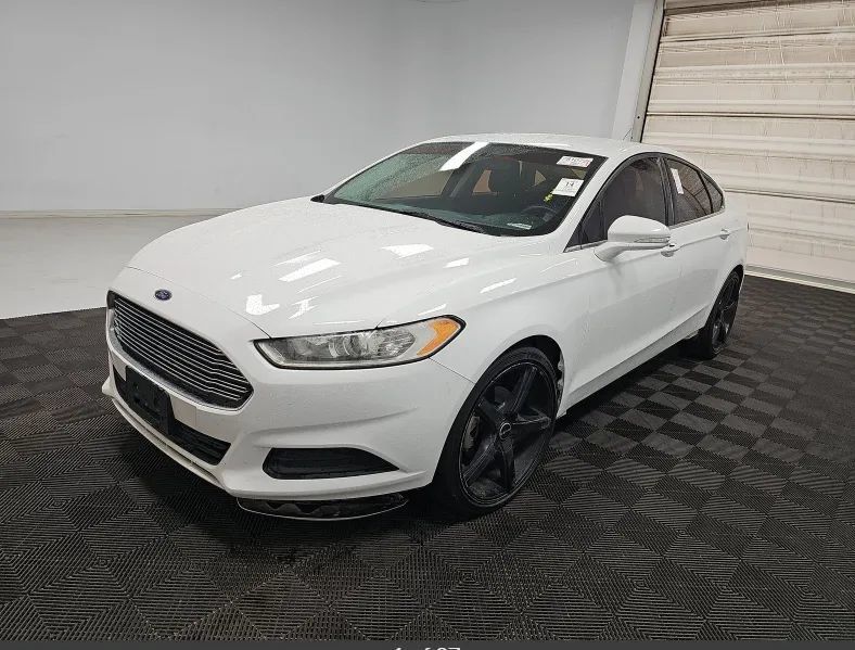 Used 2016 Ford Fusion SE FWD image 1