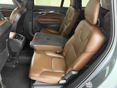 Used 2019 Volvo XC90 T6 Momentum w/ Protection Package Premier AWD/4WD image 17