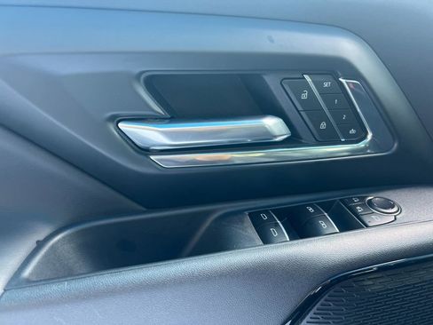 Used 2025 Chevrolet Silverado EV RST image 10