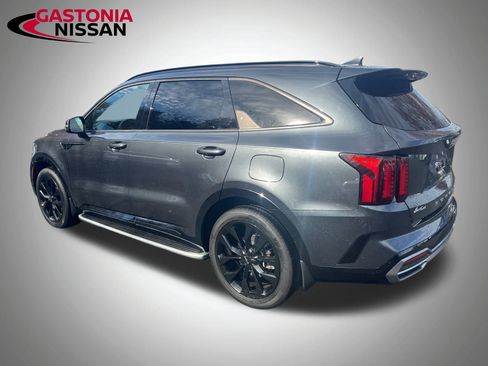 Used 2022 Kia Sorento EX image 11