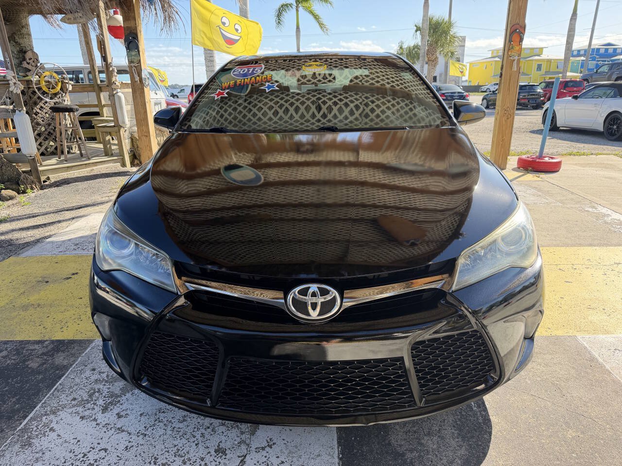 Used 2015 Toyota Camry SE FWD image 2
