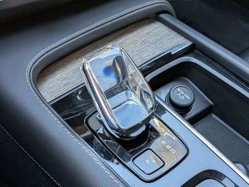 Used 2023 Volvo V90 B6 Cross Country Ultimate w/ Climate Package image 23