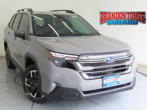 New 2026 Subaru Forester Premium AWD/4WD image 1