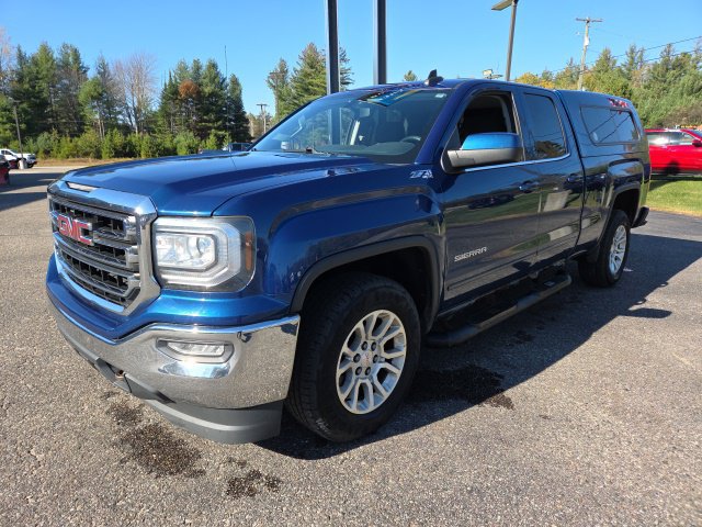 Used 2017 GMC Sierra 1500 SLE w/ SLE Value Package AWD/4WD image 3
