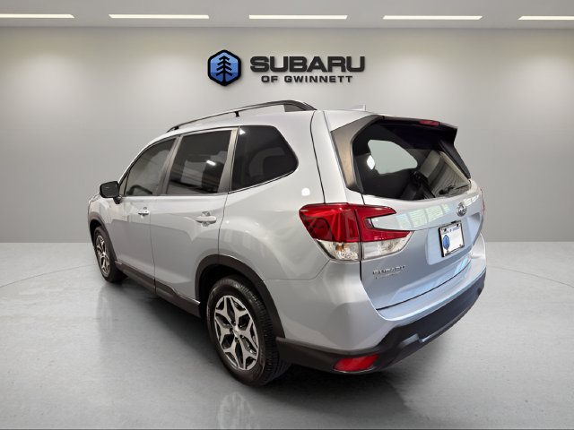 Used 2020 Subaru Forester Premium AWD/4WD image 3