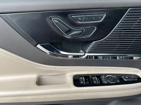 Used 2022 Lincoln Corsair Reserve w/ Elements Package image 10