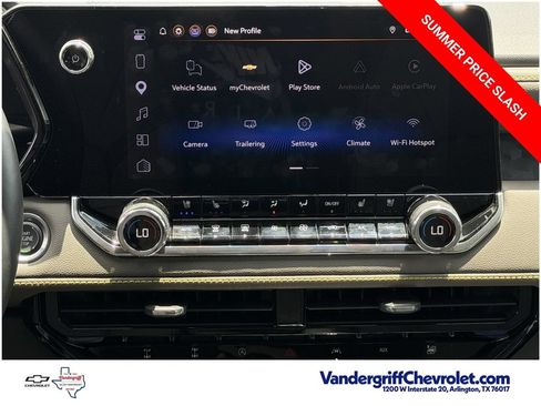 Used 2026 Chevrolet Colorado ZR2 w/ Technology Package AWD/4WD image 16