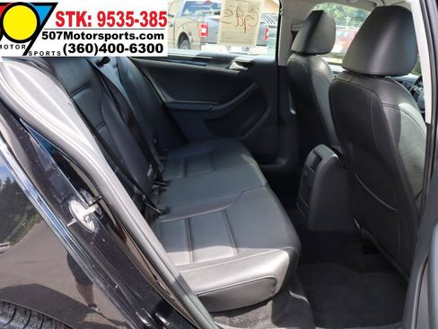 Used 2017 Volkswagen Jetta SEL FWD image 16