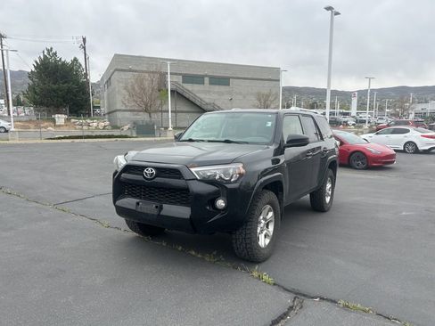 Used 2018 Toyota 4Runner SR5 image 9