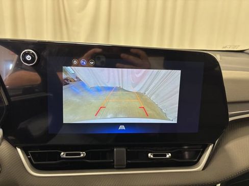 New 2026 Chevrolet Equinox LT w/ Convenience Package II FWD image 18