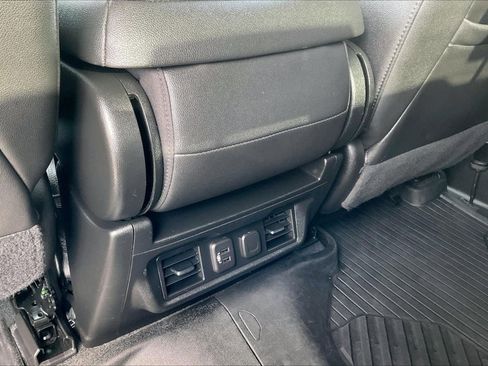 Used 2022 Chevrolet Silverado 2500 LTZ image 29