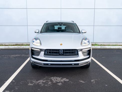 New 2026 Porsche Macan image 6