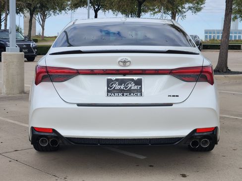 Used 2020 Toyota Avalon XSE image 12