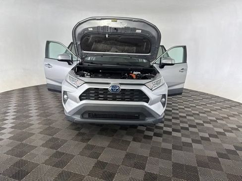 Used 2020 Toyota RAV4 XLE w/ Convenience Package AWD/4WD image 13