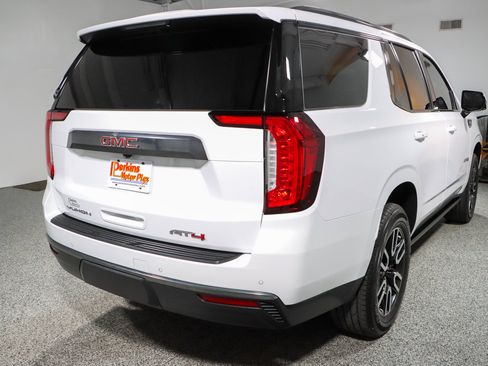 Used 2023 GMC Yukon AT4 w/ AT4 Premium Plus Package AWD/4WD image 7
