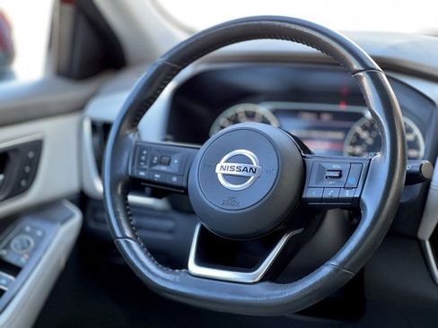 Used 2021 Nissan Rogue SL image 32