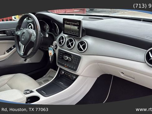 Used 2015 Mercedes-Benz GLA 250 4MATIC image 38