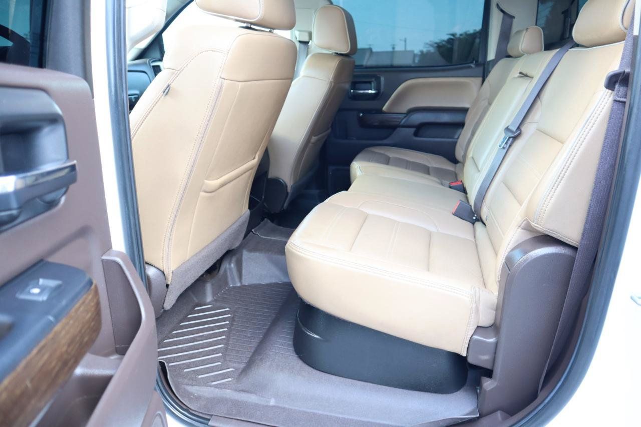 Used 2017 GMC Sierra 2500 Denali w/ Duramax Plus Package AWD/4WD image 15