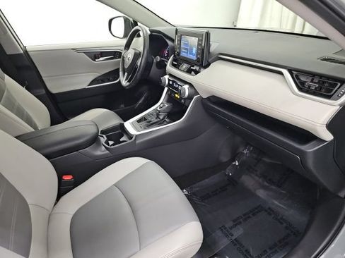 Used 2019 Toyota RAV4 XLE Premium w/ Cold Weather Package AWD/4WD image 37