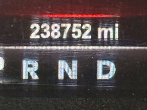 Used 2015 RAM 1500 Laramie w/ Convenience Group AWD/4WD image 9
