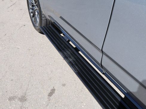 Used 2023 Cadillac Escalade V AWD/4WD image 17