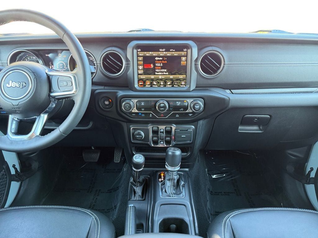 Used 2023 Jeep Wrangler Unlimited Sahara AWD/4WD image 12