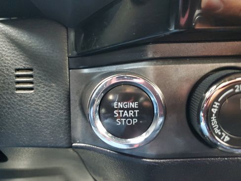 Used 2018 Toyota Tacoma TRD Off-Road image 24