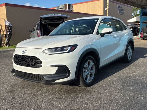 Used 2025 Honda HR-V LX image 1