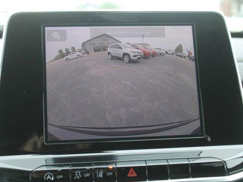 New 2025 Jeep Compass Sport image 10