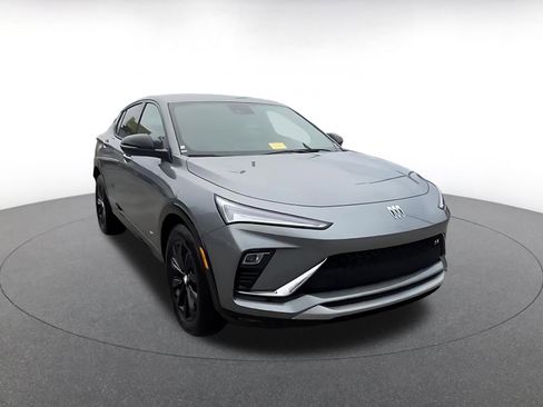 Used 2025 Buick Envista Sport Touring image 3