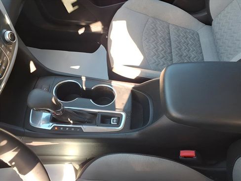Used 2024 Chevrolet Equinox LT FWD image 14