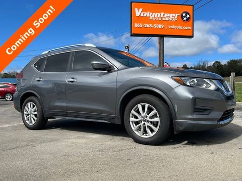 Used 2019 Nissan Rogue SV FWD image 1