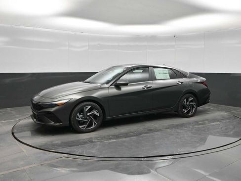 New 2026 Hyundai Elantra Limited FWD image 1